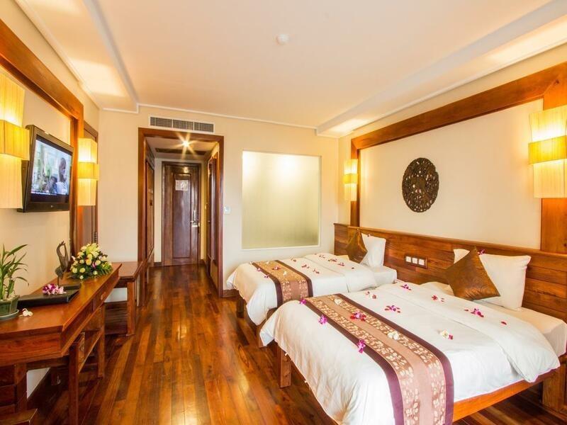 Royal Empire Premium Hotel Ciudad de Siem Riep Exterior foto