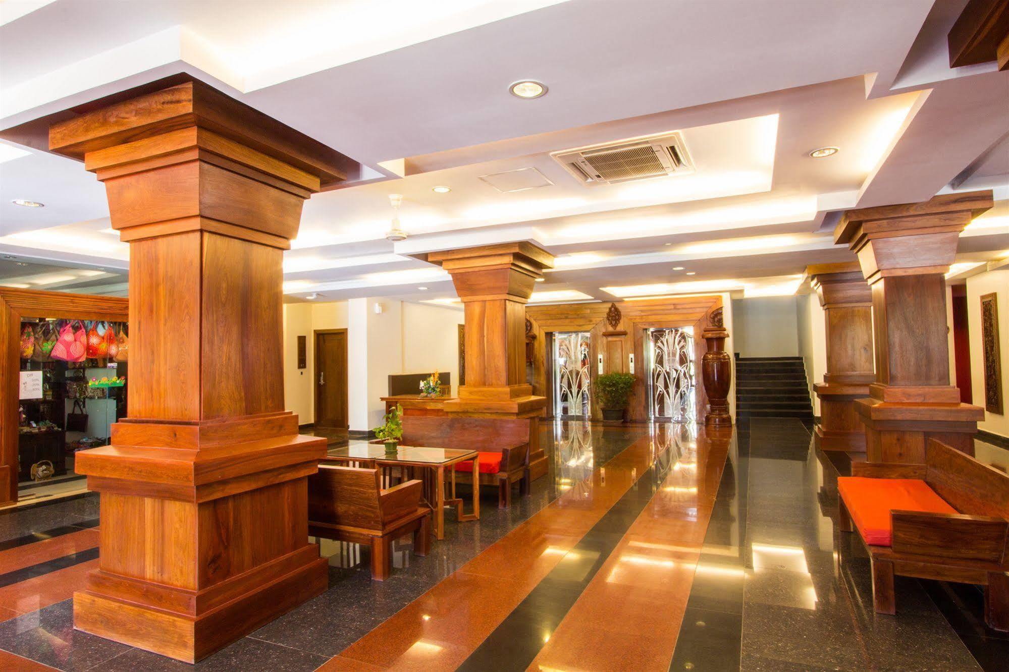 Royal Empire Premium Hotel Ciudad de Siem Riep Exterior foto